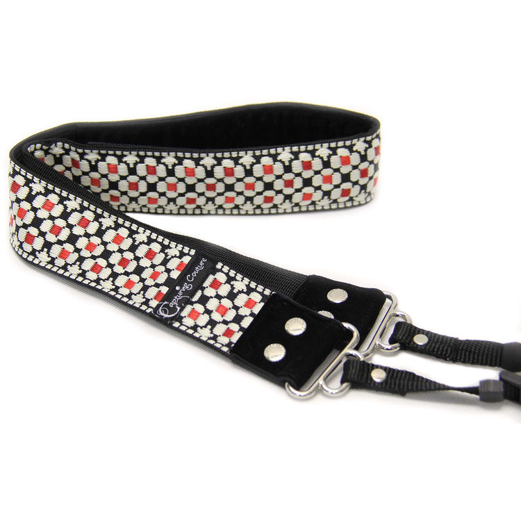 Capturing Couture 1.5" Daisy Dot Red